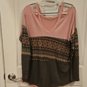 A.GAIN BOHO Cold Shoulder Top NWOT Medium